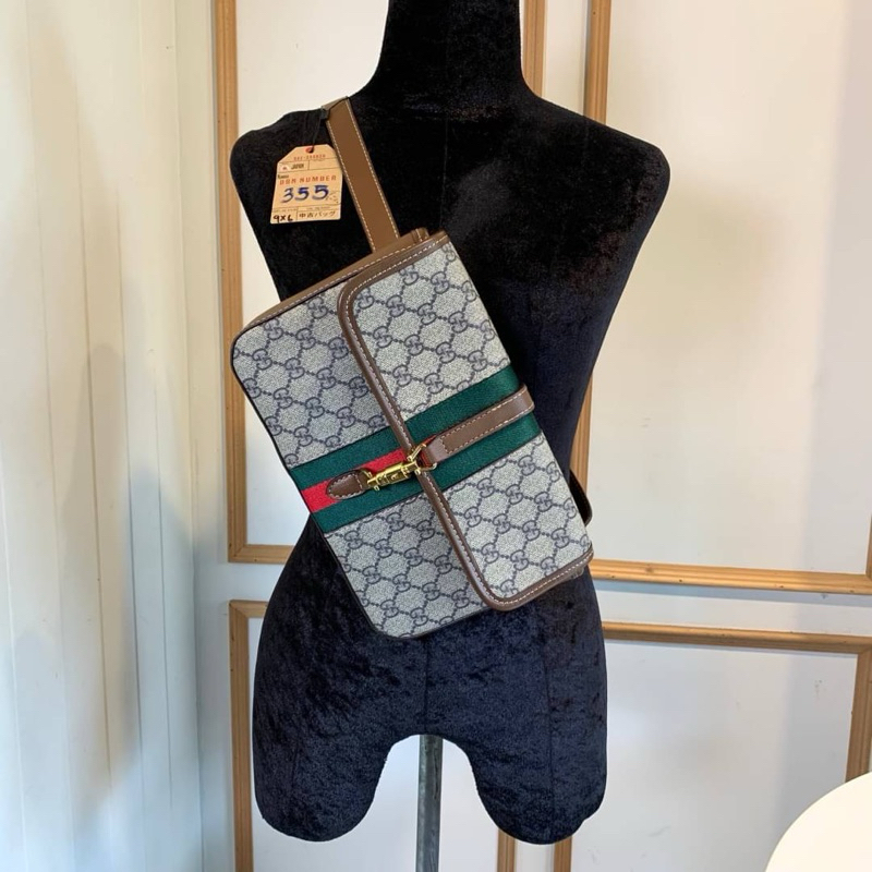 กระเป๋าคาดอก Gucci งานคัดตู้ญี่ปุ่น รุ่นหายาก มือสอง unisex ขนาด 9x6” สภาพดีมาก หนังสวย ด้านในสะอาด พร้อมใบเสร็จ