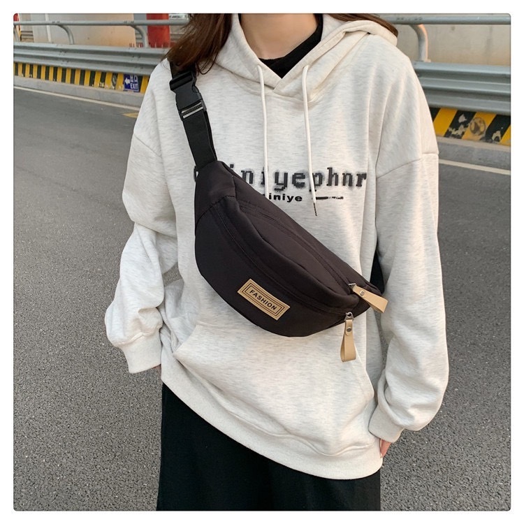กระเป๋าคาดอก คาดเอว สะพายข้าง  สไตล์สปอร์ต สไตล์นี้เท่มาก ใบใหญ่ 5 สี ธรรมดา 1043
