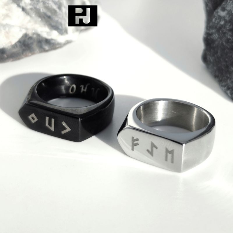 PJ.Gallery - Cons แหวนสแตนเลส กว้าง 8 มม. สลักชื่อ สลักอักษรได้ เช่นอักษรรูนไม่เกิน 4 อักษร เท่ๆ สำห