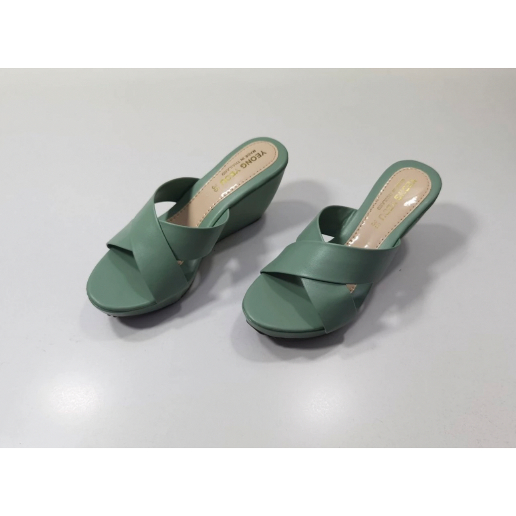 lin lin big shop รองเท้าแตะแฟชั่นส้นเตารีดหน้าไขว้หนังออยนิ่ม รหัส​yy2519