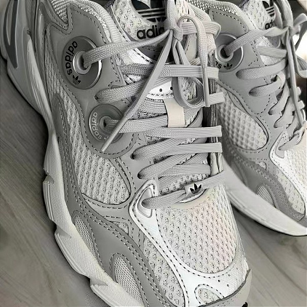 Adidas originals Astir sneakers shoes รองเท้าผ้าใบ รองเท้าวิ่ง