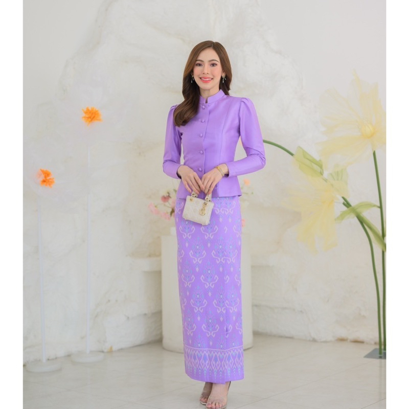 ชุดไทยจิตรลดา ชุดผ้าไทย ชุดเข้าเซ็ท เสื้อ+ผ้าถุง สีม่วง SP14