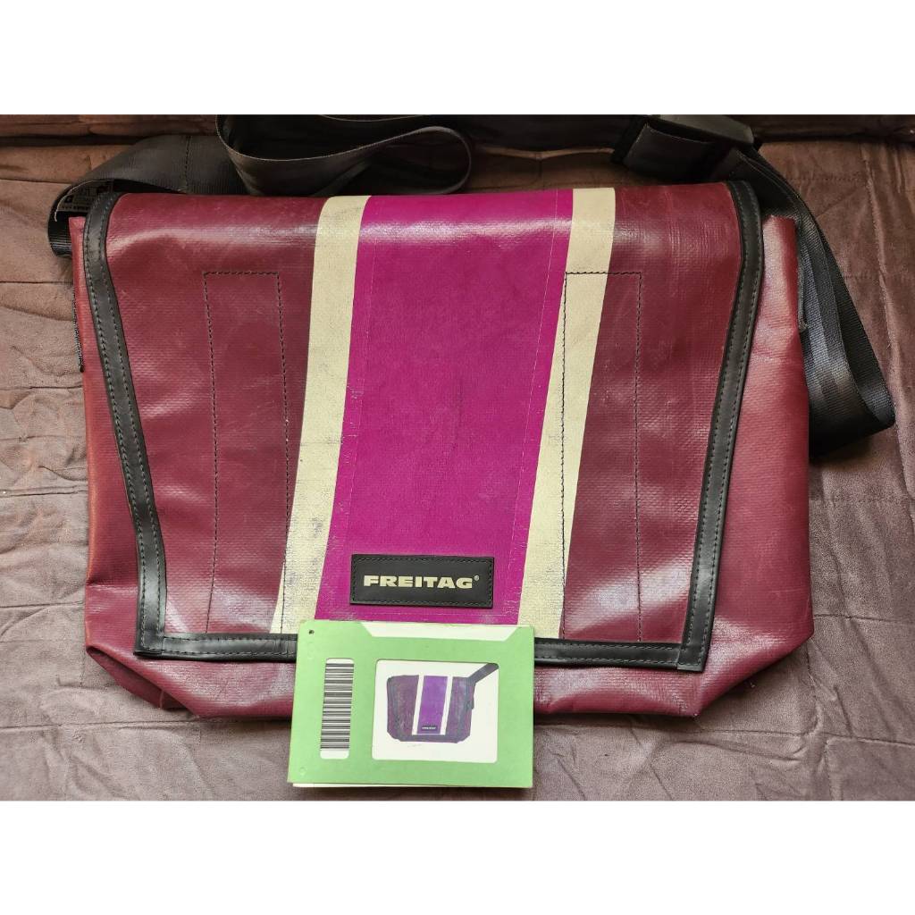 กระเป๋ามือสองFreitag DRAGNET ของแท้ มี TAG สภาพดีมากใช้น้อยเจ้าชองใช้เอง สีม่วงเปลือกมังคุด สวยมาก