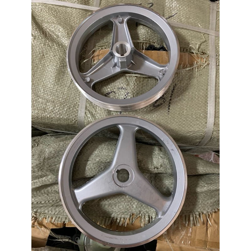 B09 มู่เล่ย์อลูมิเนียม ขนาด 7นิ้ว 2 ร่องA รู19มิล 3ก้าน มูเล่6หุน รูแกน19มม. จานสายพาน ปั้มพ่นยาสามส