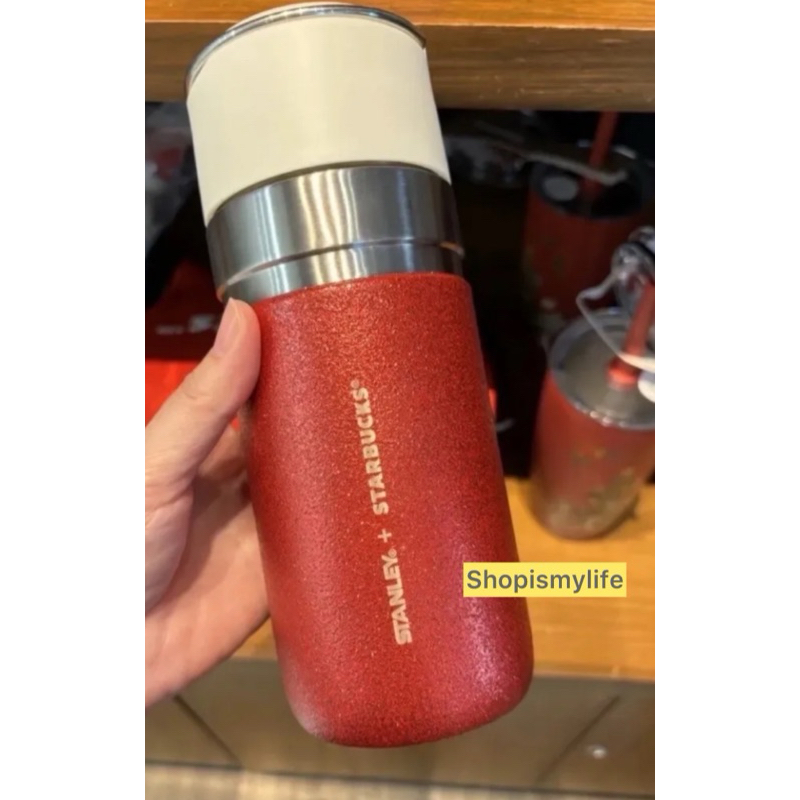 แท้100% Starbucks Stanley Red And White Holiday Water Bottle 16.9oz