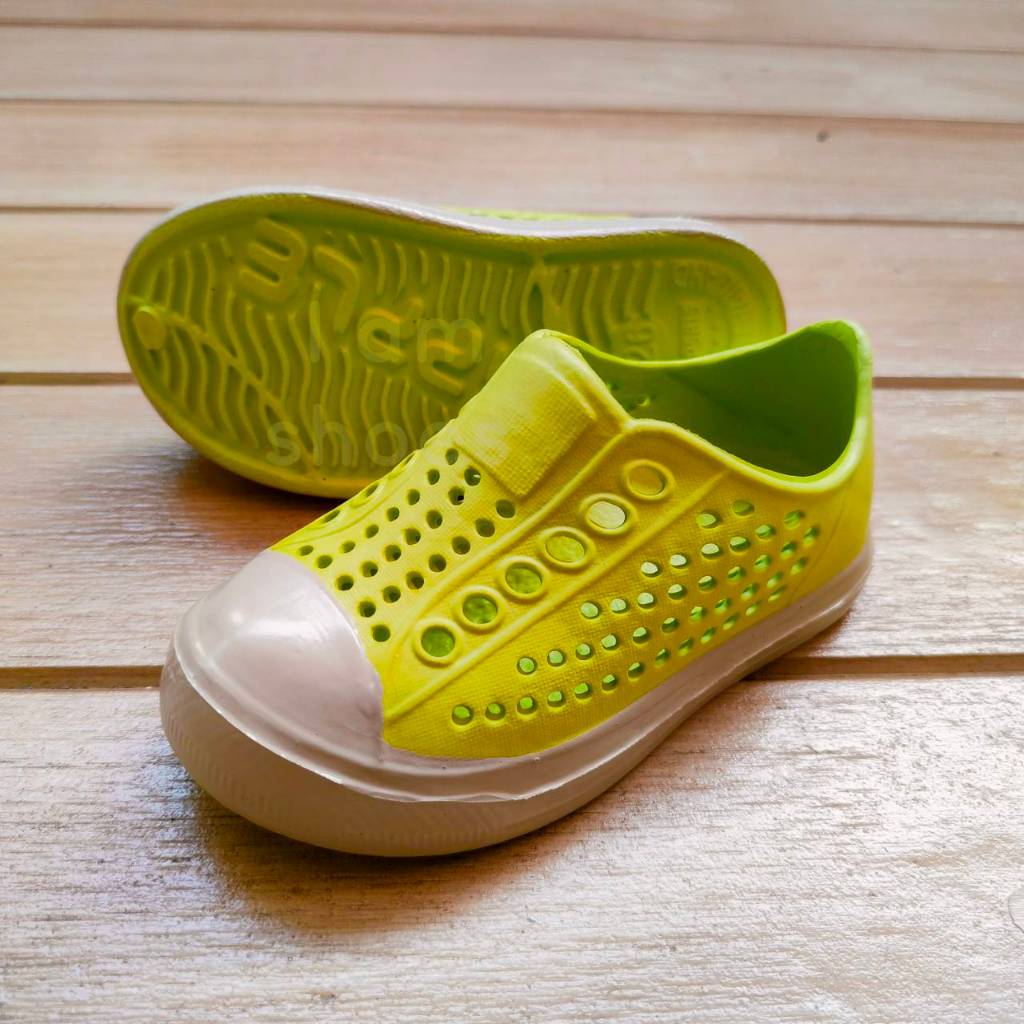 ( แถมตัวติดการ์ตูน) Red Apple รองเท้าหุ้มส้นเด็ก รุ่น AP5815 24-35 - รูปที่ 4