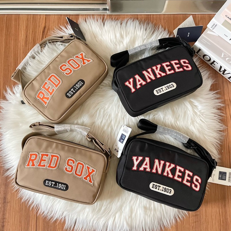 พร้อมส่ง💥💥กระเป๋า Varsity Nylon Cross แท้💯%