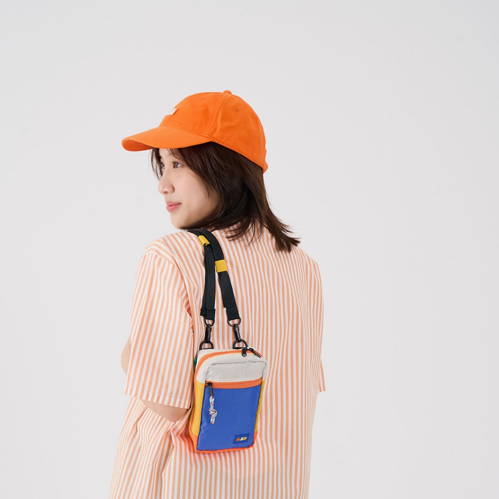 กระเป๋าสะพายรุ่น Phone Pac สี Neon กระเป๋าสำหรับใส่โทรศัพท์ พาสปอร์ต กระเป๋าสตางค์