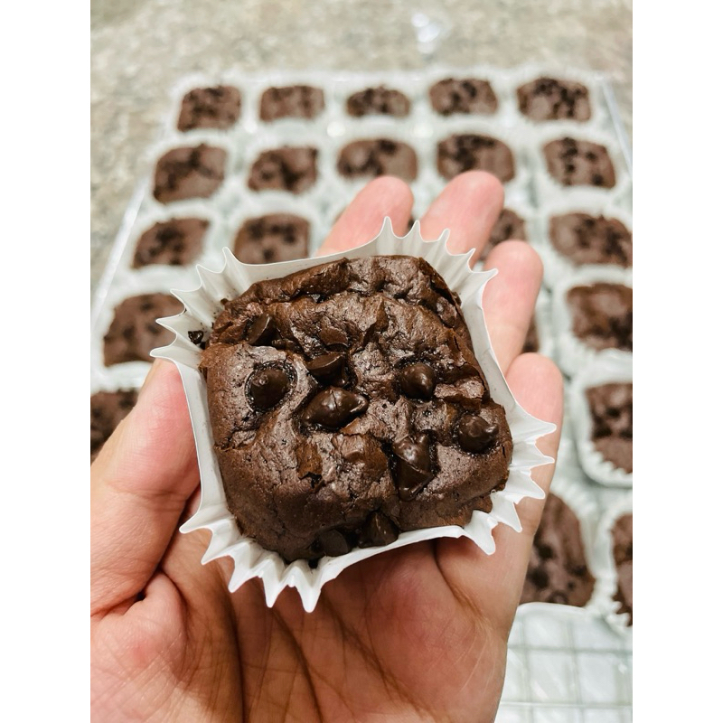 🍫🍫 บราวนี่ 9 บาท เข้มข้น หวานน้อย (ห่อละ 1 ชิ้น) ขั้นต่ำ 5 ชิ้นค่ะ