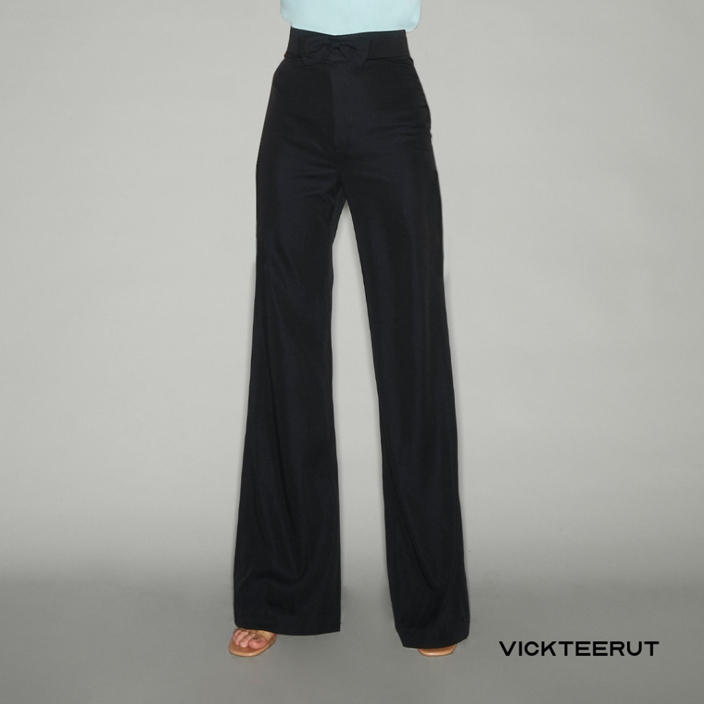 VICKTEERUT Re-Edition Flat Front Straight Leg Trousers กางเกงขายาว ทรงตรง