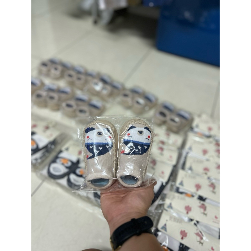 รองเท้าเด็กเล็ก 6M-18M