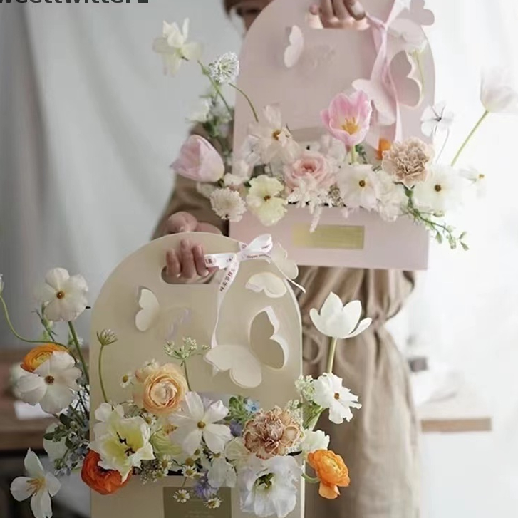 🌻Flower🌻กล่องจัดดอกไม้DIY  มีหูหิ้ว กระเช้าดอกไม้ของขวัญ รุ่นผีเสื้อ3มิติ