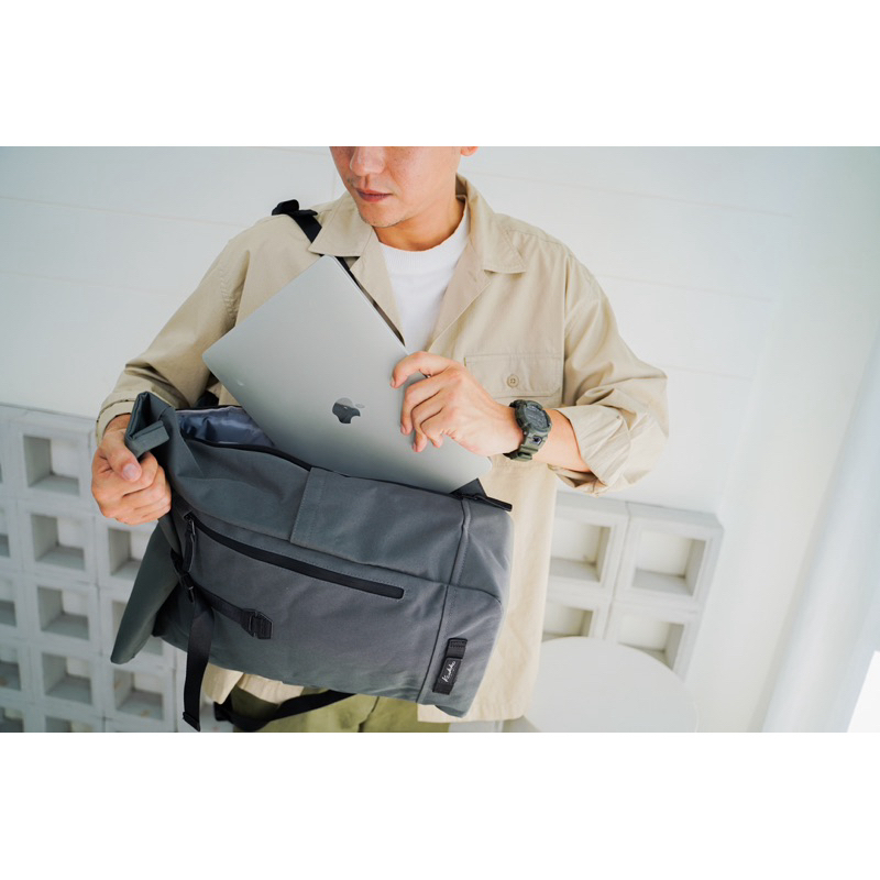 Bagsbird BM01 เป้สะพายหลังเคลือบกันน้ำ ซิปกันนํ้าช่องใส่โน๊ตบุ๊ครองรับ14 นิ้วขยายได้ 4นิ้ว