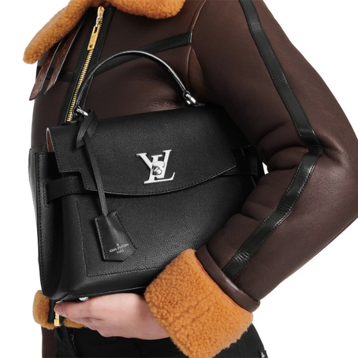 แท้ 100% LV / Louis Vuitton ผู้หญิงใหม่ LOCKME EVER BB กระเป๋าสะพายไหล่เดียว crossbody M53937