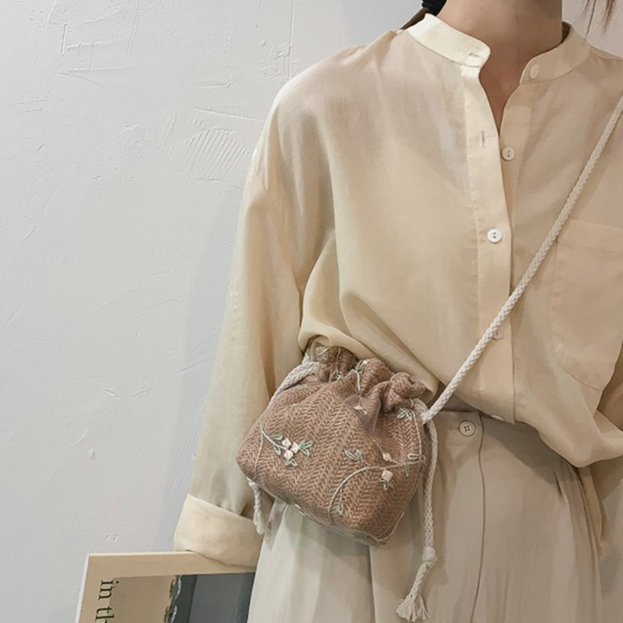 ifashionbag(IF994) กระเป๋าสะพายข้างสานทรงถุงลายลูกใม้mini