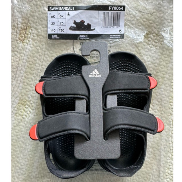 **adidas** swim sandal size6k uk รองเท้าแตะเด็ก ใส่เล่นน้ำได้