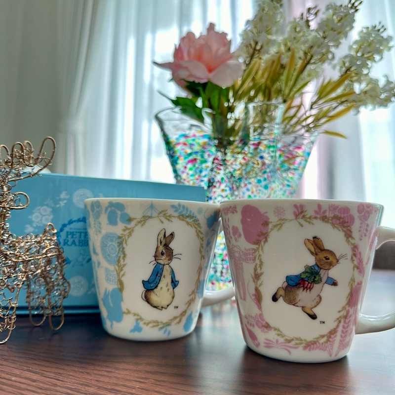 New In box Peter Rabbit mug set