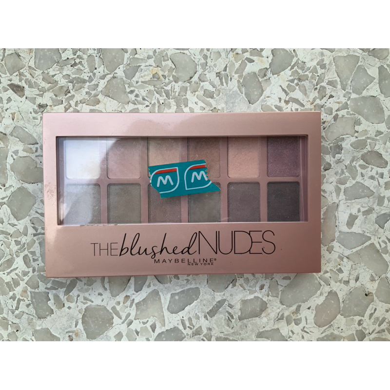 Maybelline blushed nudes เมย์เบลลีน อายแชโดว์ บลัช นู้ดส์ ***มือสอง