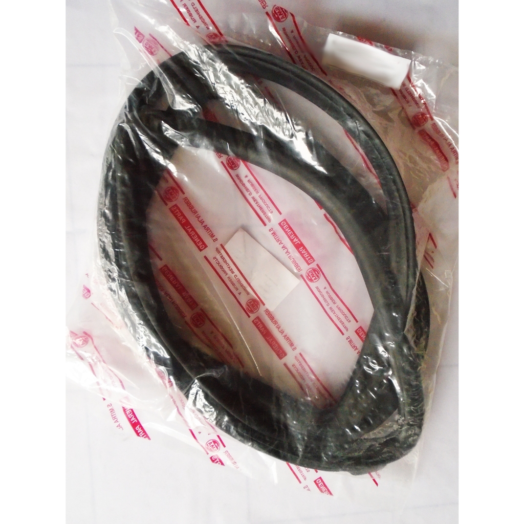 (ราคาต่อเส้น) ยางขอบกระจกหลัง มาสด้า แมกนัม Mazda  Magnum B2000 B2200 ปี 1985-1998 พ.ศ. 2528-2541 ยา