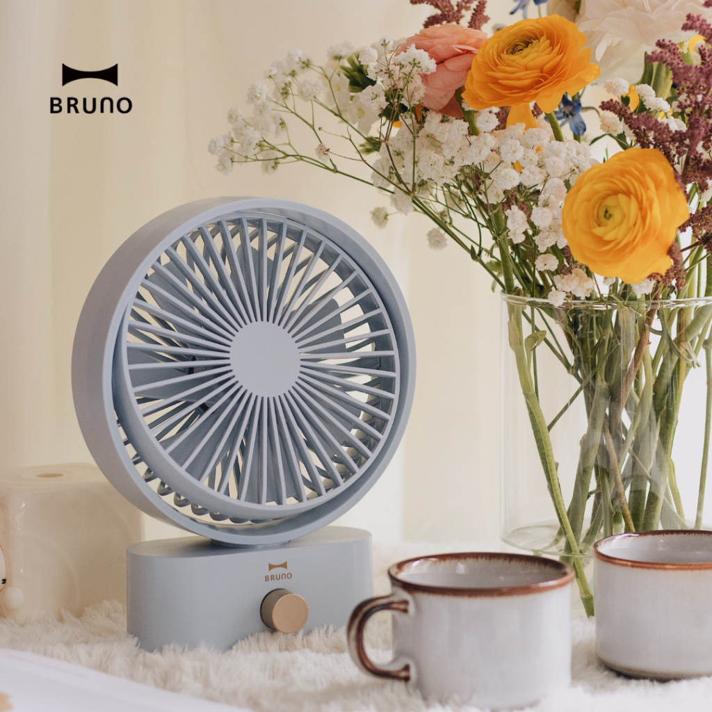 🚚 พร้อมส่ง พัดลม BRUNO Portable Swing Desk Fan -BDE061 ตั้งโต๊ะไร้สาย ชาร์จได้