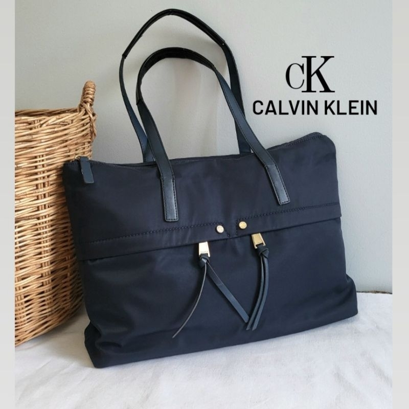 Calvin Klein Shoulder Bag กระเป๋ามือสองของแท้ 💯