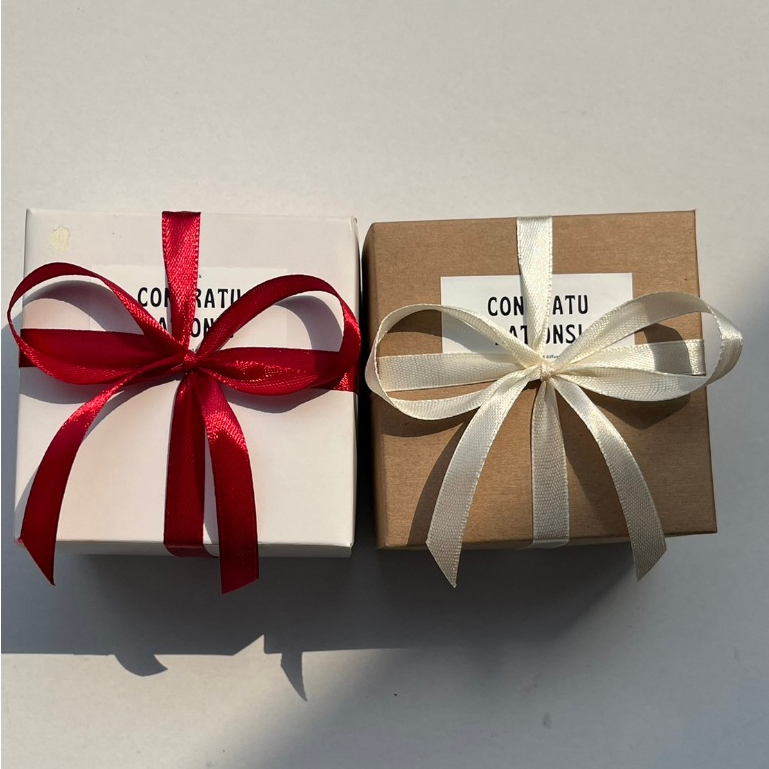 Gift Box ของขวัญเทียนหอมตลับ 30 ml ของขวัญปัจฉิม รับปริญญา วันเกิด