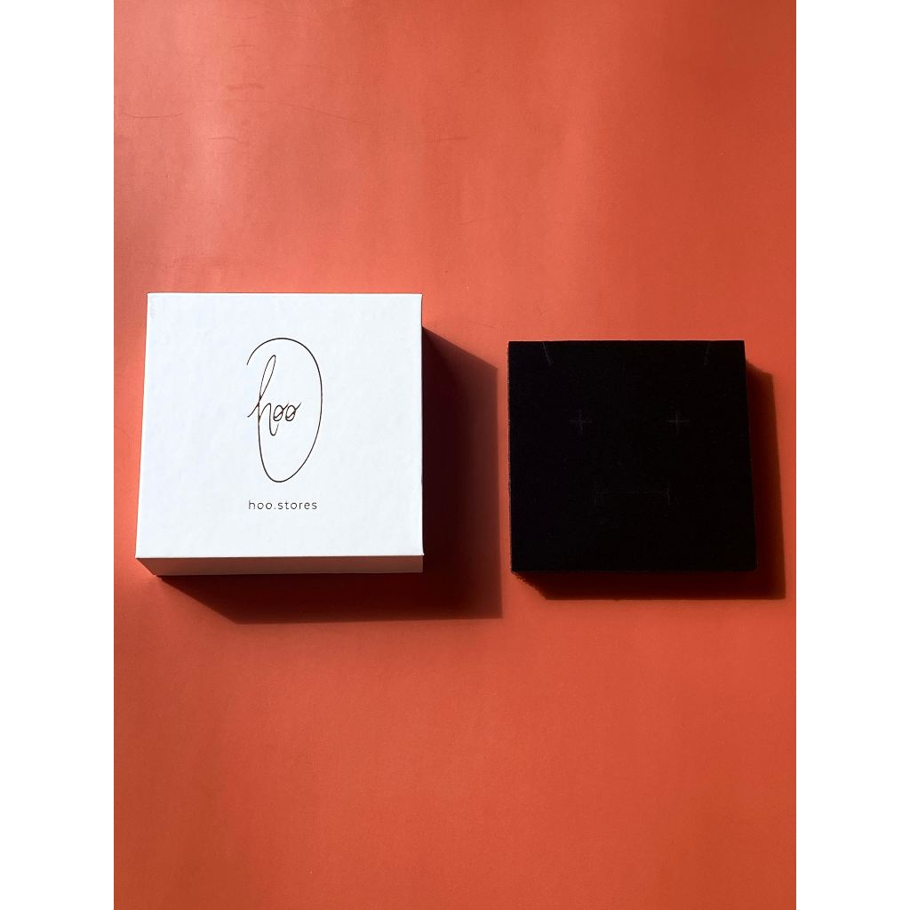 สินค้าฟรี! สำหรับคำสั่งซื้อ 1500.- บาทขึ้นไป รับฟรี! hoo magnetic gift box กล่องจิวเวอรี่+sponge มูลค่า 99.- บาท