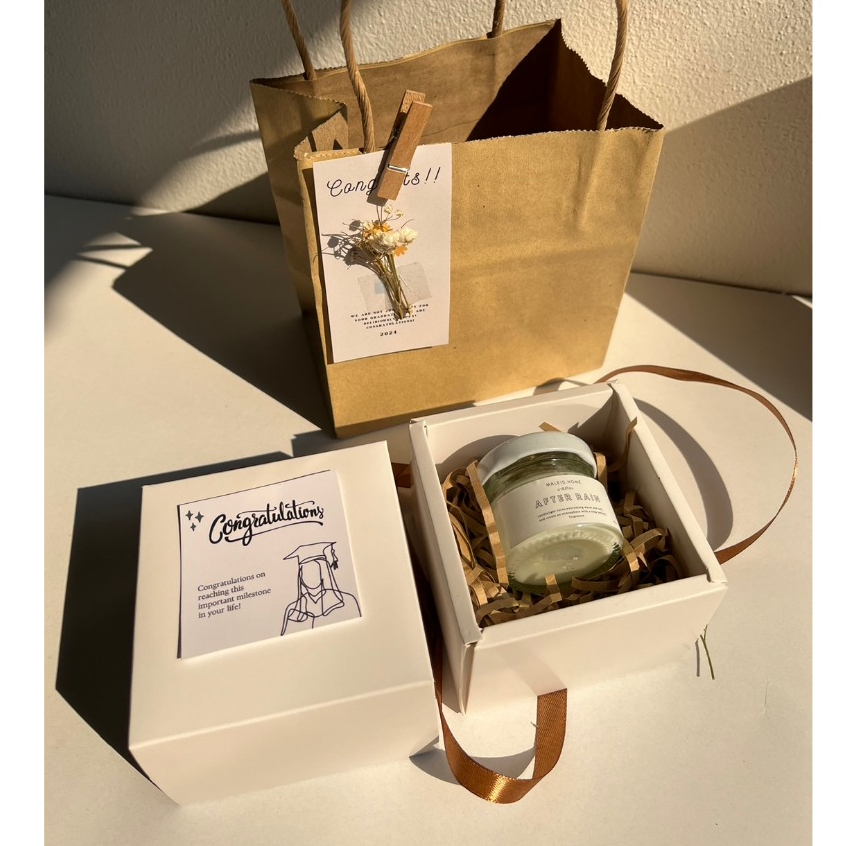 Gift Box ของขวัญเทียนหอม 30 ml ฝาขาว กล่องขาวโบว์น้ำตาล พร้อมถุงกระดาษ ราคา ถูกที่สุด ดีลบีเคเค แกลเลอรีภาพที่ 2