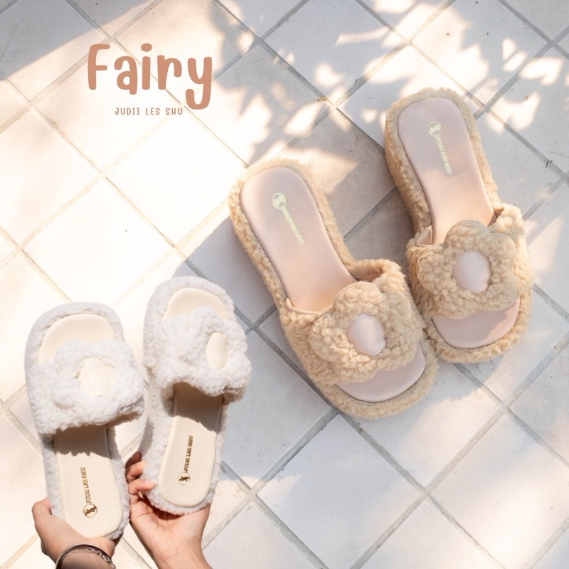 NEW รองเท้าส้นตึกขนแกะแต่งหัวเข็มขัดดอกไม้ JUDII LES SHU