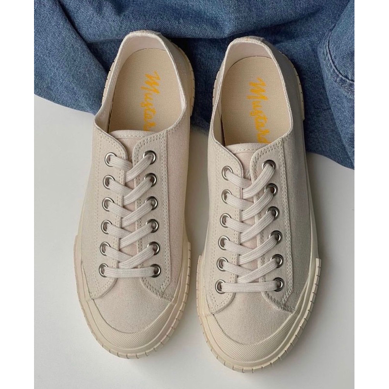 ส่งต่อ รองเท้าผ้าใบ แบรนด์Mustard Sneakers