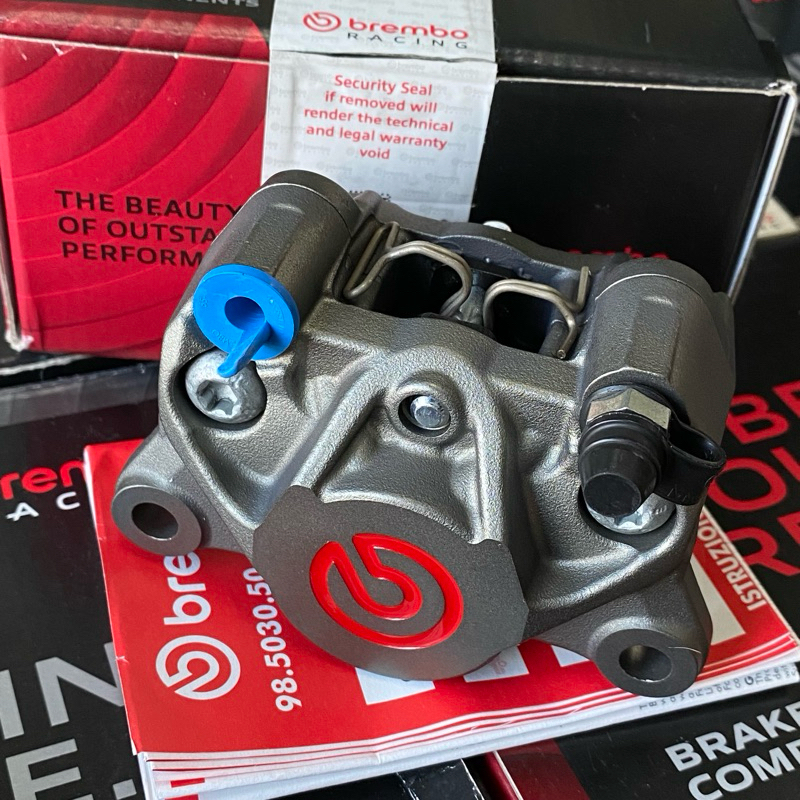 ปั๊มBREMBO ปักข้างเทาโลโก้แดงแท้ 100% พร้อมขาจับ มือ1อุปกรณ์ครบกล่อง