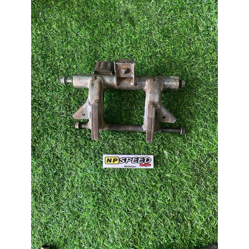 แท่นยึดเครื่องคลิก125i Honda click 125i