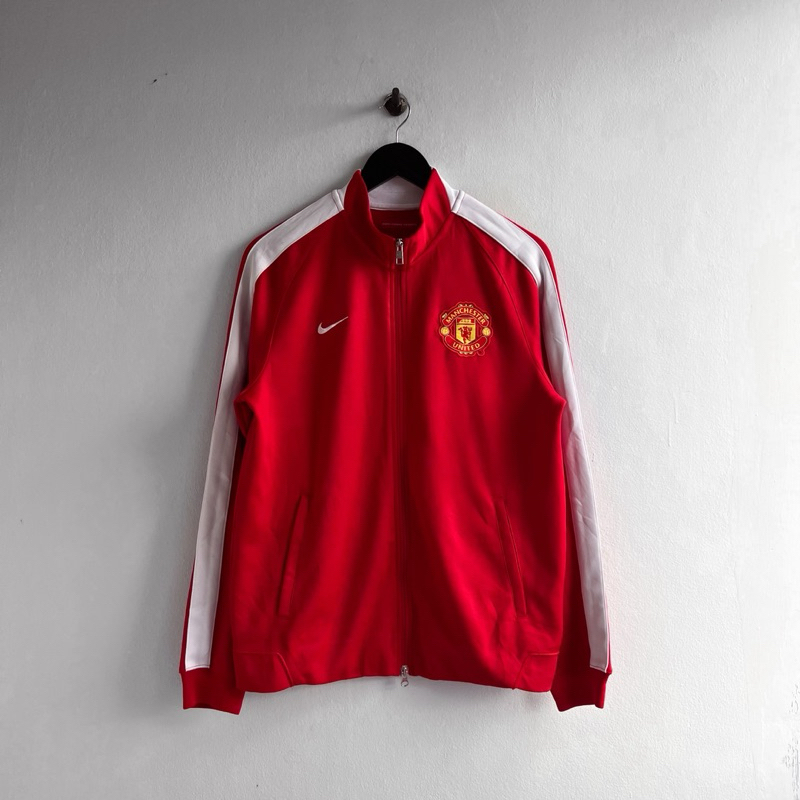 เสื้อแจ็คเก็ต Nike x Manchester United แท้มือสอง100%
