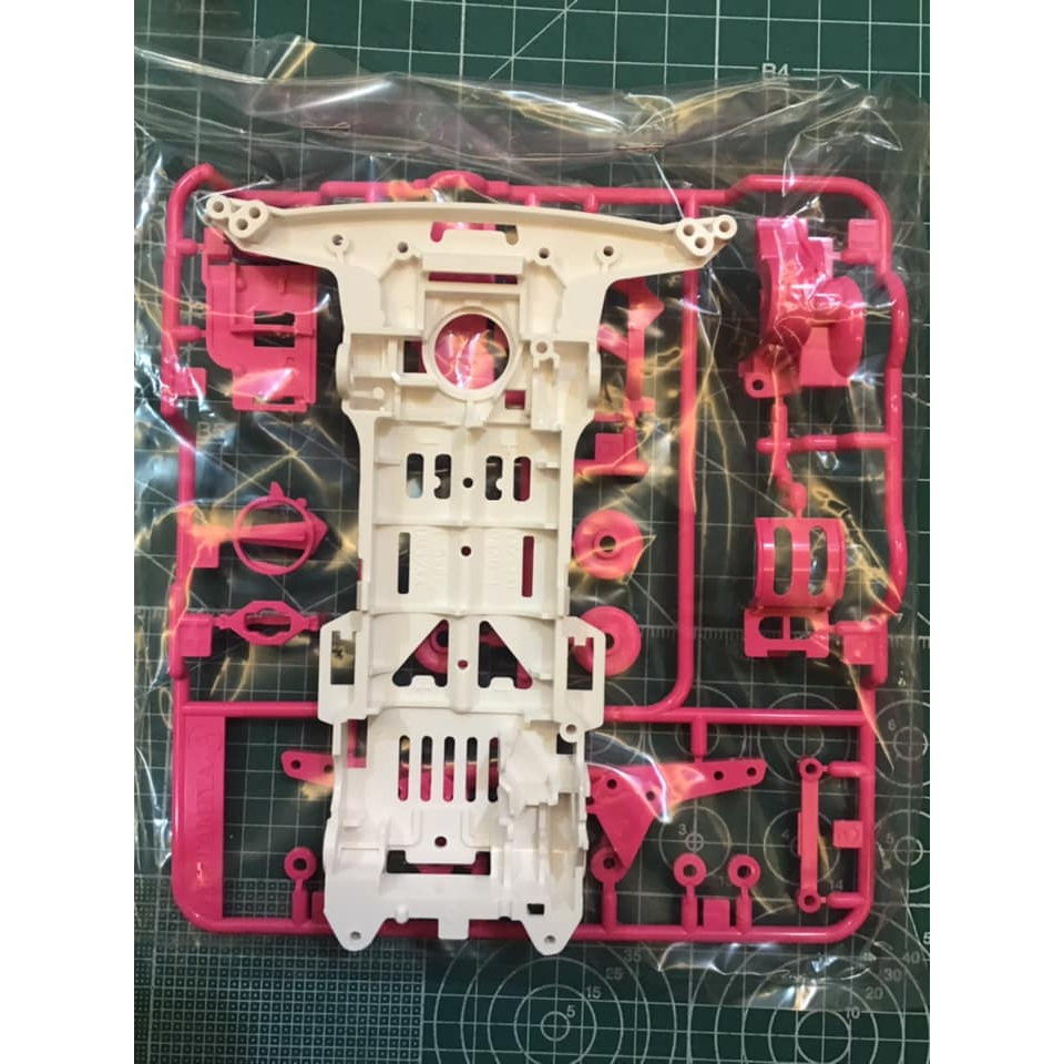 โครง S2 ขาว พร้อมพาทชมพู วัสดุ ABS ของใหม่ ระเบิดจากรถกล่อง Tamiya แท้100%