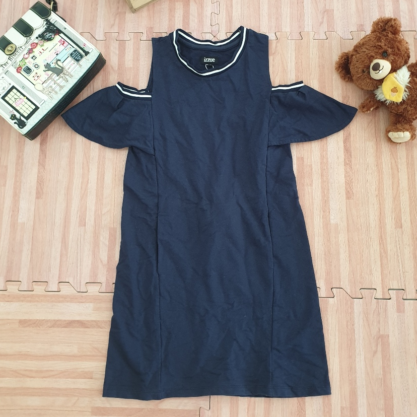 izzue เดรส อก 32 นิ้ว เปิดไหล่ สีน้ำเงิน น่ารัก แบรนด์ ญี่ปุ่นมือสอง ne11