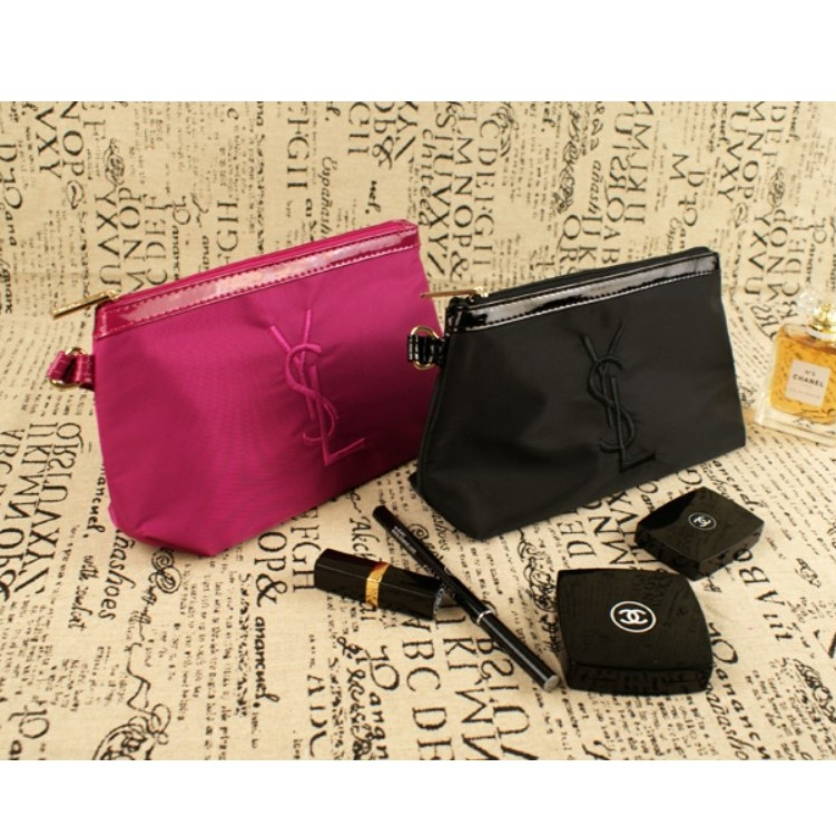 กระเป๋าคล้องข้อมือ Parfums Embroidered Logo Wristlet Pouch Bag สินค้ามีพร้อมส่งในไทยค่ะ