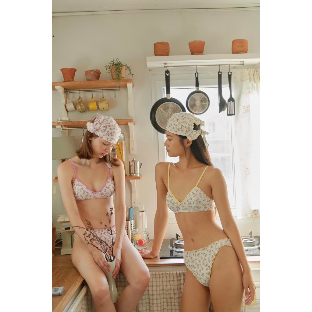 Allur Quarter Bryony bikini set (ได้สามชิ้น บรา กางเกง และผ้าโพก)