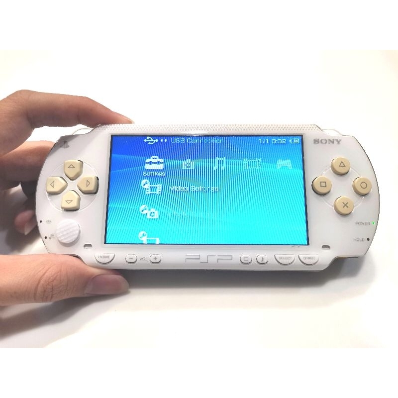 (ขายแล้ว)​PSP 1000 มือสอง ราคาประหยัด เล่นปกติ ลำโพงไม่ดัง แปลงแล้ว  ลงเกมให้ฟรี