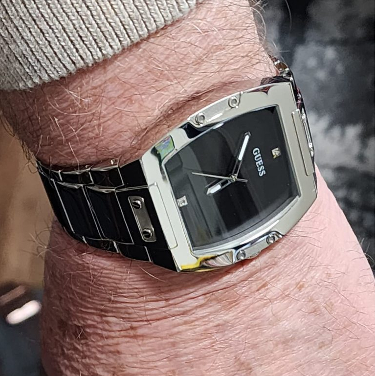 F.A Guess นาฬิกาข้อมือผู้ชายค่ะ กรณีบาร์เรลค่ะ นาฬิกาอะนาล็อกGW0387G1 GW0387G2 GW0387G3 ความกว้าง：42MM