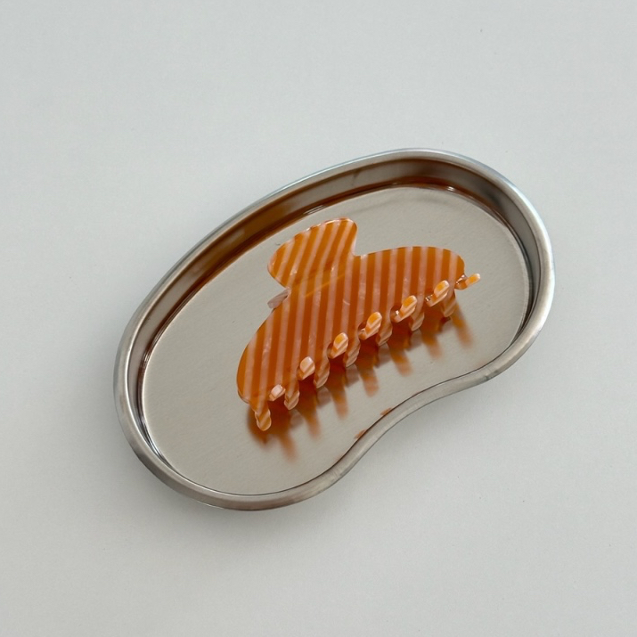 gimmeblessed.co — smoke salmon hair claw (size 9.7 cm)