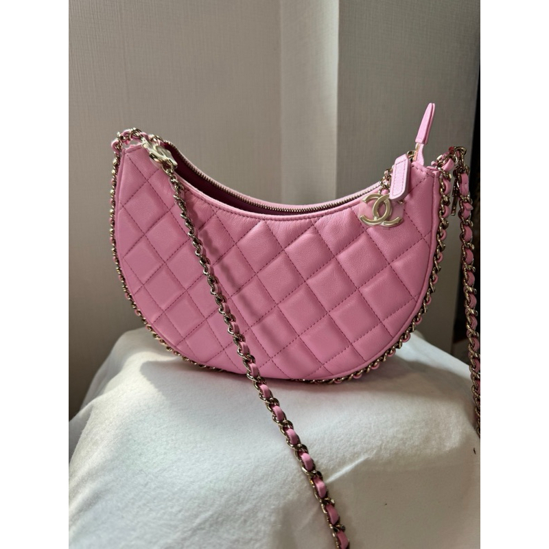 Used - Chanel 23P Small Half Moon Hobo Bag In Lilac Pink อุปกรณ์ครบ จาก Paragon สภาพใหม่มาก