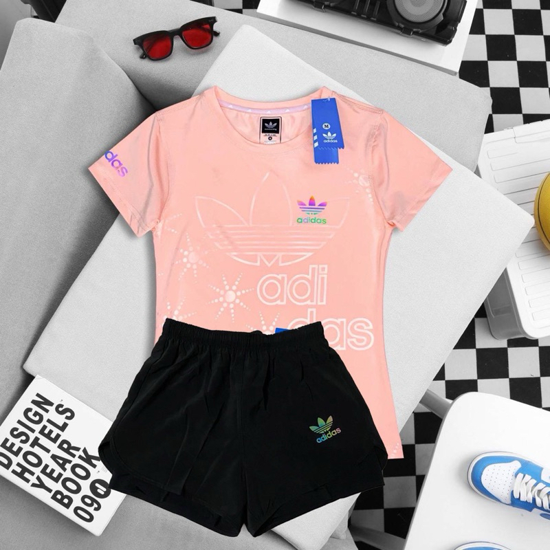 ชุดวิ่งผู้หญิง เสื้อคอกลมแขนสั้นกางเกงมีซับใน ST02