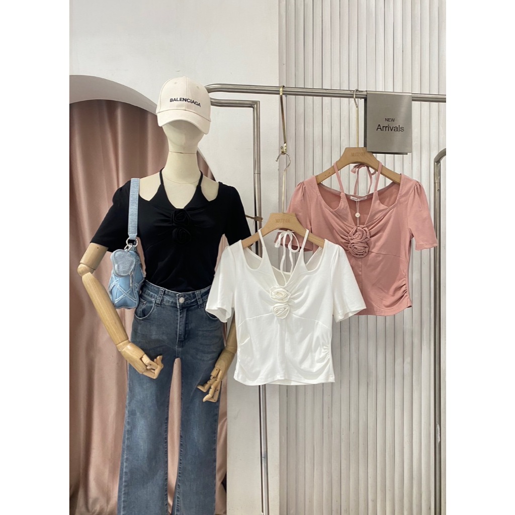 [พิมพ์โค้ด SISDEC ลด 60.- ] M1244 เสื้อยืดผ้าคอตตอนเนื้อดี ผูกคอทรงสวย ดีเทลกุหลาบอก 250.-เท่