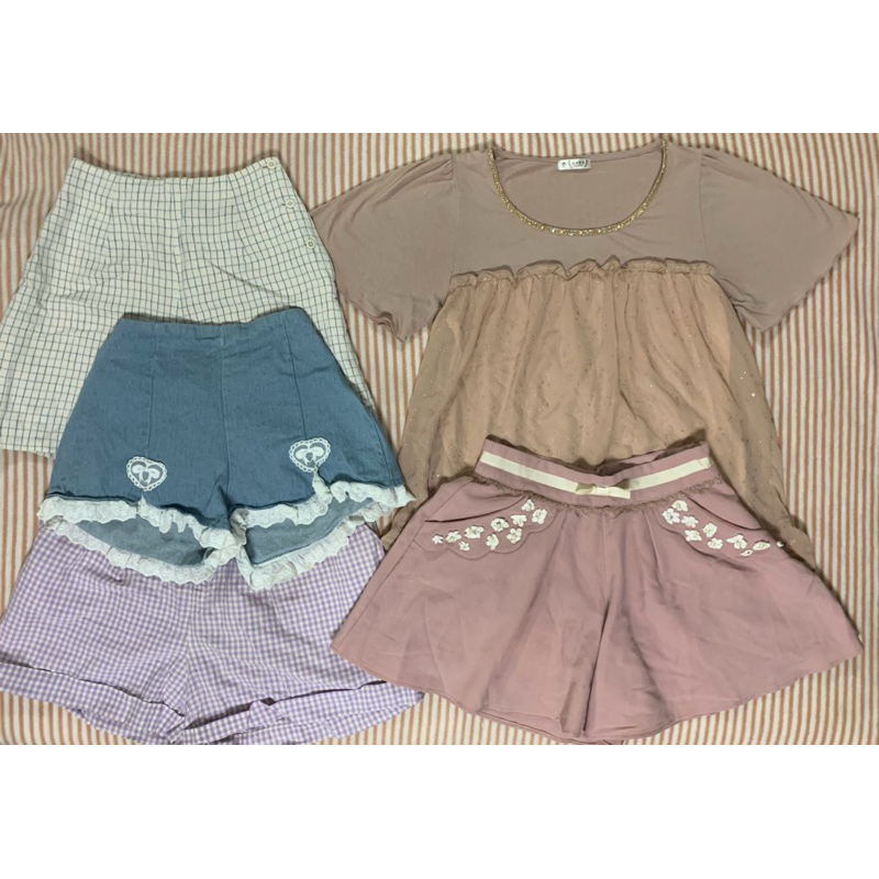 เสื้อ Axes Femme/ กางเกง Uniqlo/ กางเกงลูกไม้ เสื้อลูกไม้ หลายแบรนด์ เสื้อญี่ปุ่น กางเกงญี่ปุ่น โลลิต้า Lolita vintage
