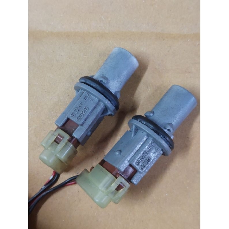 ขั่วหลอดไฟเลี้ยวไฟหลี่ honda ปี90-99 //เบอร์9329//มือ2ญี่ปุ่น