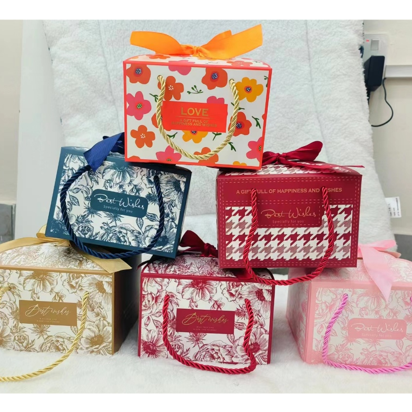 ขายส่ง กล่องใส่ขนม จัดเบรค กล่องใส่ของรับไหว้/ของชำร่วย ลายดอกไม้(13*9*10.5ซม)