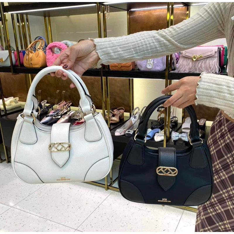 LYN งาน ( outlet ) มีบริการเก็บปลายทางค่ะ