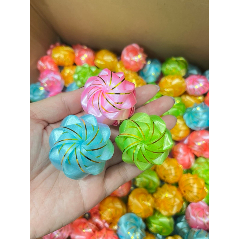 พร้อมส่ง เหรียญโปรยทานมะลิริ้วทอง คละสี 3 บาท ตัวเปล่า