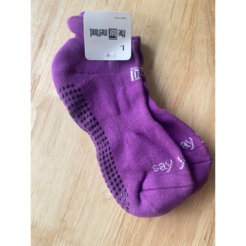L42-46 the bar method grip sock
