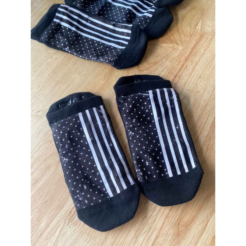 no tag⚠️tavi noir grip sock flag